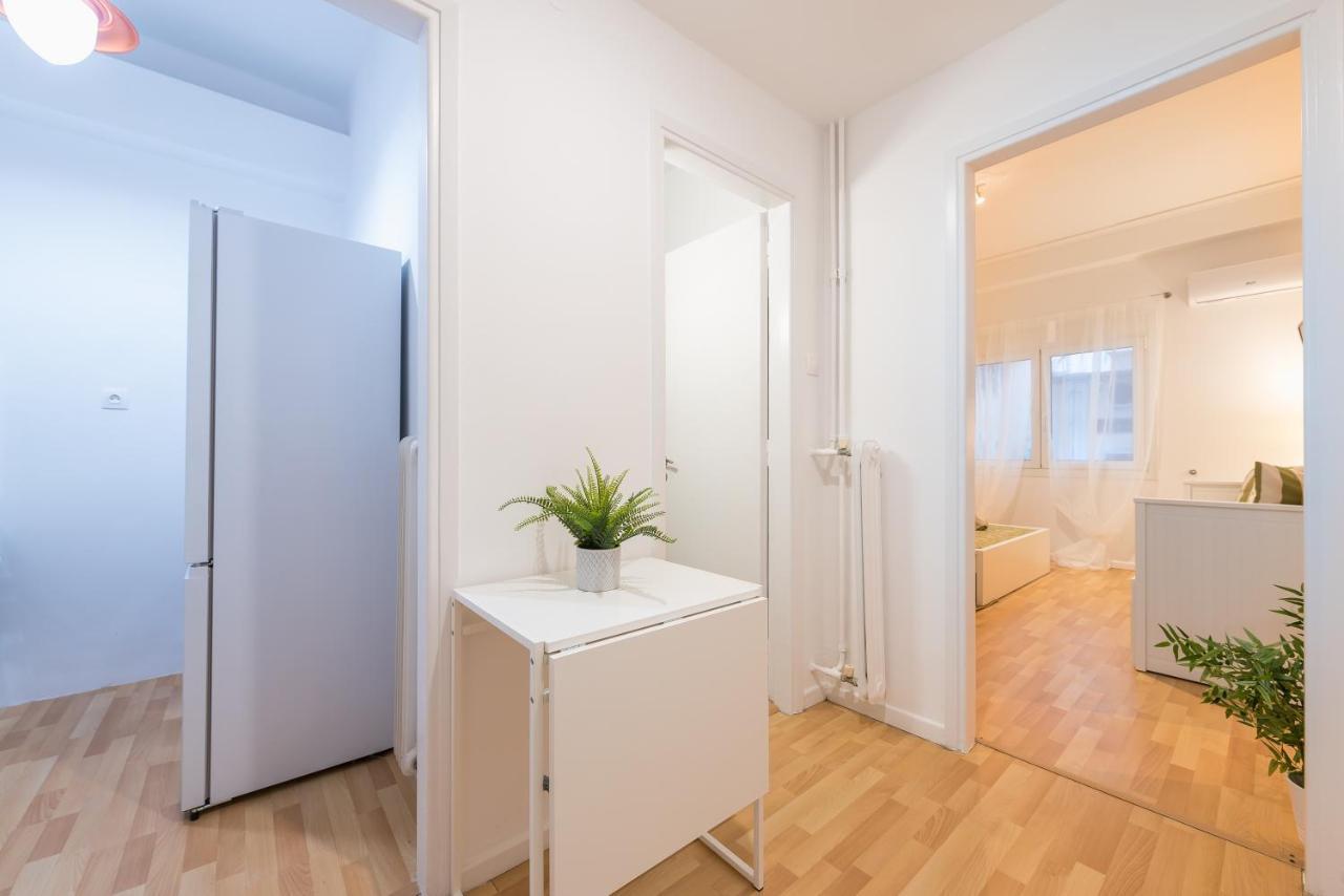 Apartment At Megaro Mousikis St Semi Basement 1Bed 2 Pers Атина Екстериор снимка