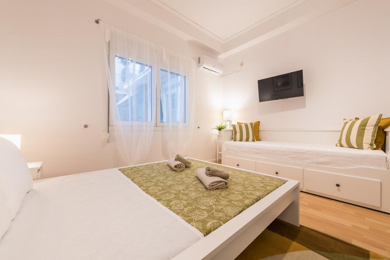 Apartment At Megaro Mousikis St Semi Basement 1Bed 2 Pers Атина Екстериор снимка